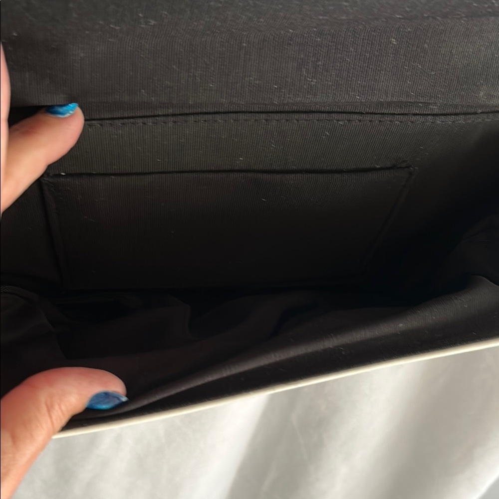 Source Unknown White And Black Geometric Clutch - image 4